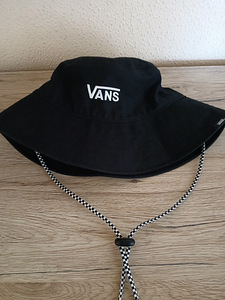 Шапка Vans (2 фото из 3)