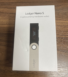 Ledger nano S (1 фото из 2)
