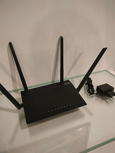 Router ASUS (2 foto / 2)