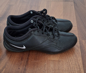 Jalanõud s.37 Nike,Lacoste,Skechers (3 foto / 6)