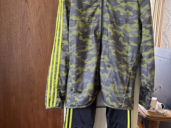 Продается спортивная одежда Adidas, 15-16 лет