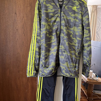 Продается спортивная одежда Adidas, 15-16 лет