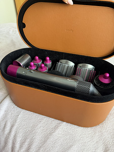 Dyson (1 фото из 2)
