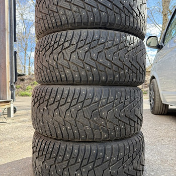 245/40/18 Hankook naastrehvid 8-8,5mm dot2023