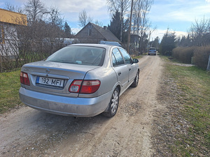 Nissan Almera (4 фото из 11)