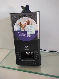 Увлажнитель воздуха Electrolux (2 фото из 3)