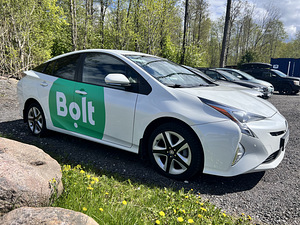 Toyota Prius (1 фото из 13)