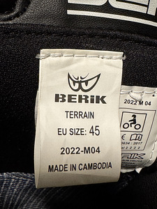 Мотоциклетные ботинки Berik All Terrain Adventure Boots (8 фото из 10)