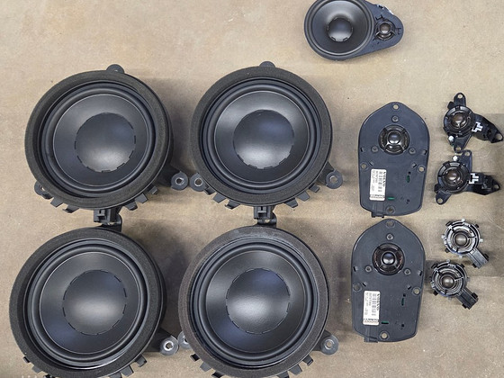 Premium sound Volvo DynAudio valjuhääldi/ kõlar komplekt