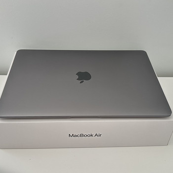 MacBook Air 13”, M1, 2020 + зарядное устройство