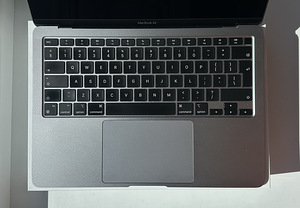 MacBook Air 13”, M1, 2020 + laadija (3 foto / 5)