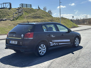 Opel Signum (4 foto / 6)