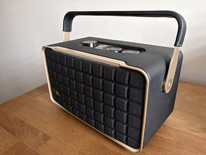 JBL AUTHENTICS 300 (8 фото из 10)
