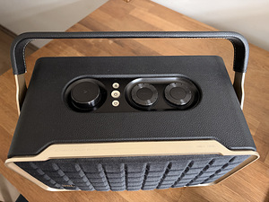 JBL AUTHENTICS 300 (9 фото из 10)