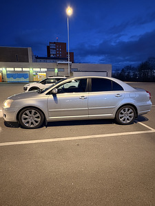 Toyota avensis (2 foto / 7)