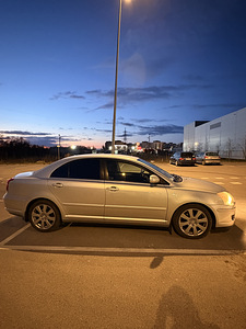 Toyota avensis (4 foto / 7)