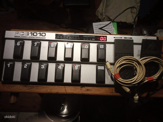 Bheringer-FCB1010 (UnO) foot MIDI controller