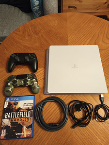 Sony PS4 (1 foto / 8)