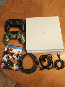 Sony PS4 (8 foto / 8)