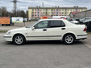 SAAB 9-5 (4 foto / 10)