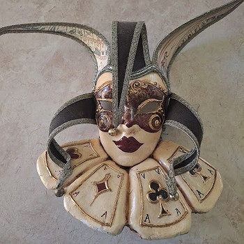 Autoritehtne käsitsi valmistatud Veneetsia mask