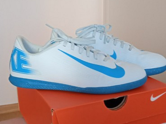 Кроссовки Nike 35