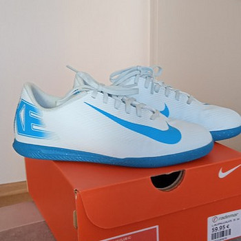 Кроссовки Nike 35
