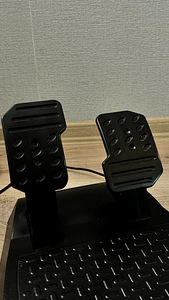 Thrustmaster T150 mängurool (6 foto / 9)