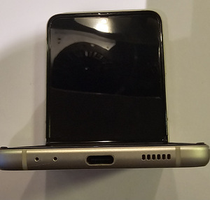 Samsung Z Flip3 128Gb Cream (4 foto / 10)