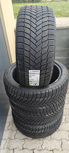 Продаются 4 шт. новые шины Michelin X-Ice Snow (2 фото из 6)