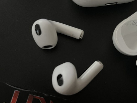 AirPods gen 3
