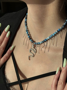 Looduslikest kividest kaelakee-choker (1 foto / 3)