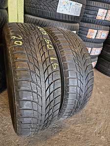 205 60 R 16 Kumho Wi51 WinterCraft (1 foto / 5)