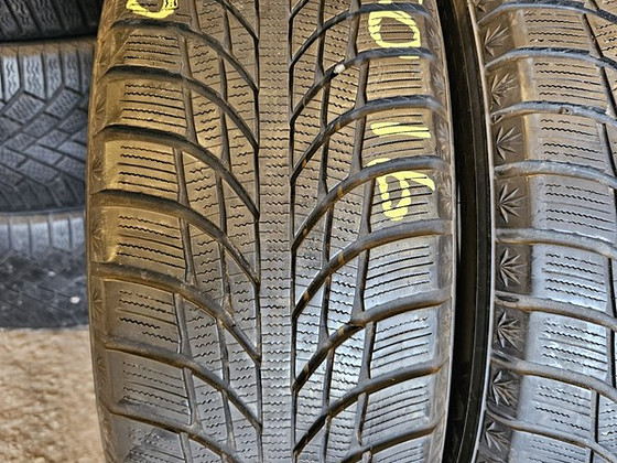 205 60 R 16 Kumho Wi51 WinterCraft