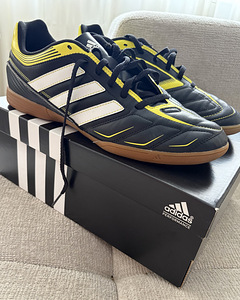 Новые бутсы Adidas (1 фото из 3)