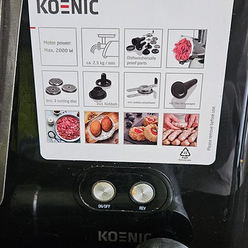 Электрическая мясорубка KOENIC