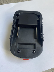 Адаптер Bosch для аккумуляторов Makita 18V (4 фото из 4)