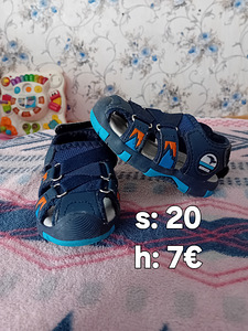 Детская обувь (2 фото из 10)