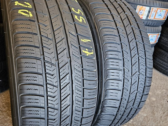 235 55 R 17 Road Hugger GTP AS/02