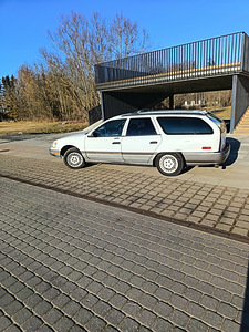 Mercury Sable (8 фото из 10)
