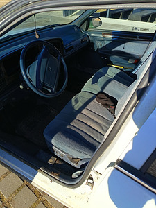 Mercury Sable (9 фото из 10)