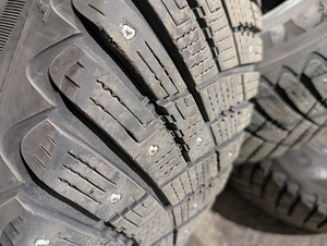 225/65R17 Goodyear Ultragrip Ice Arctic (2 foto / 2)