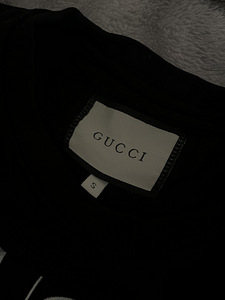 Оригинальный свитер Gucci (2 фото из 3)