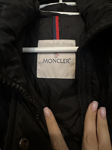 Womens moncler jacket. (3 foto / 5)