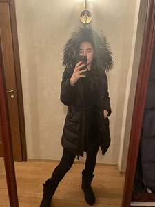 Womens moncler jacket. (5 foto / 5)