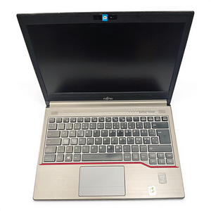 Sülearvuti Fujitsu E734 + laadija (4 foto / 8)
