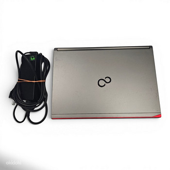 Ноутбук Fujitsu E736 + зарядка, без батареи