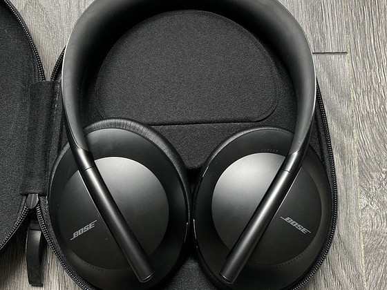 Наушники Bose NC700