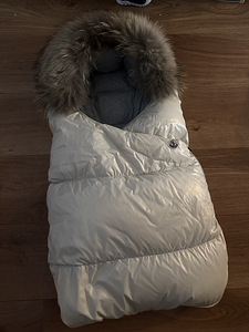 Moncler baby footmuff / конверт для коляски ОРИГИНАЛ (1 фото из 3)