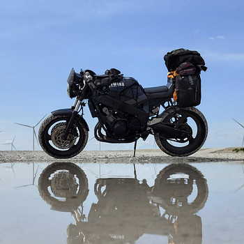 Mootorratas Yamaha fzr600